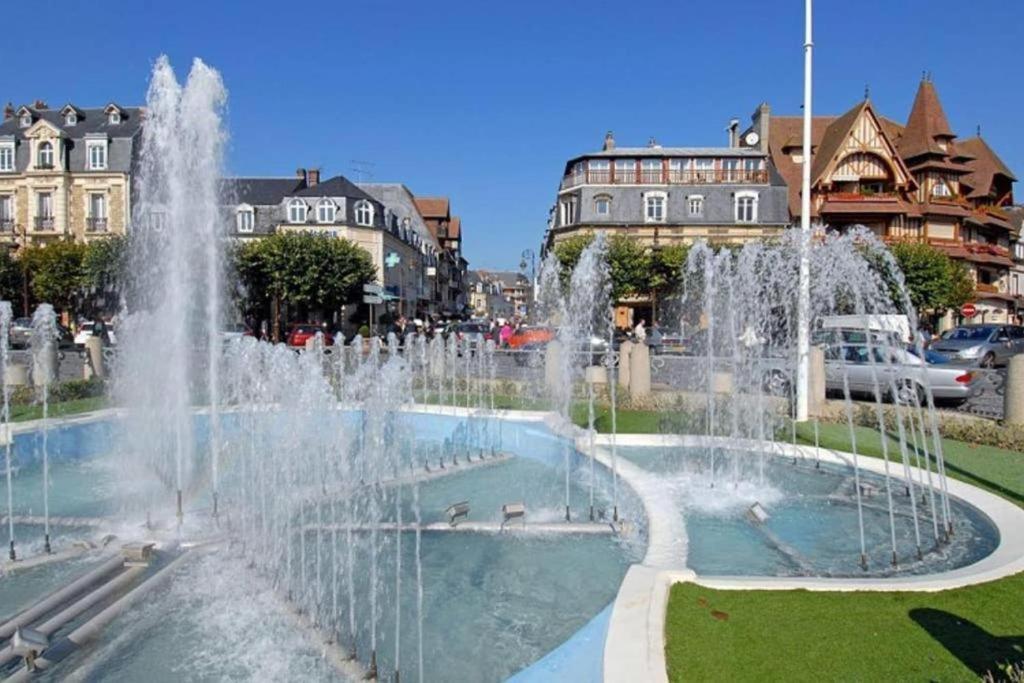 Le Loft Du Golf De Deauville Buitenkant foto